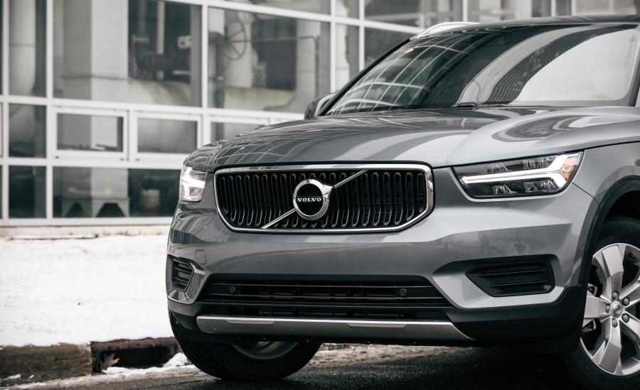 Детали экстерьера Volvo XC40 T4 Momentum 2018 года  (NA) (фото 25 из 36)